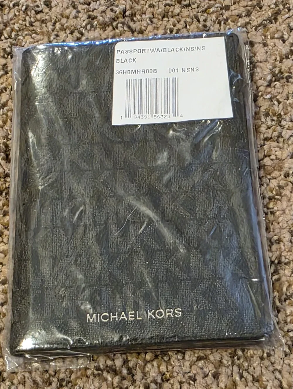 Michael Kors Black Textured Passport Holder with Logo/ BNWT/ Unisex